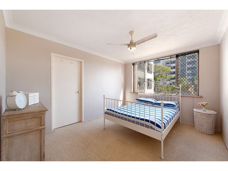 11 Stanhill Drive, Chevron Island QLD 4217