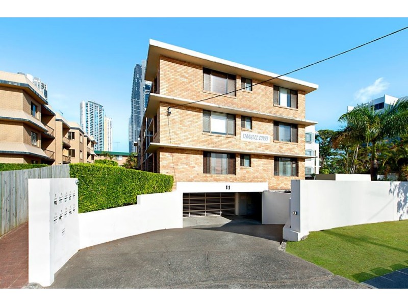 11 Stanhill Drive, Chevron Island QLD 4217