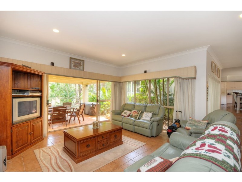 16 Waterwood Court, Arundel QLD 4214