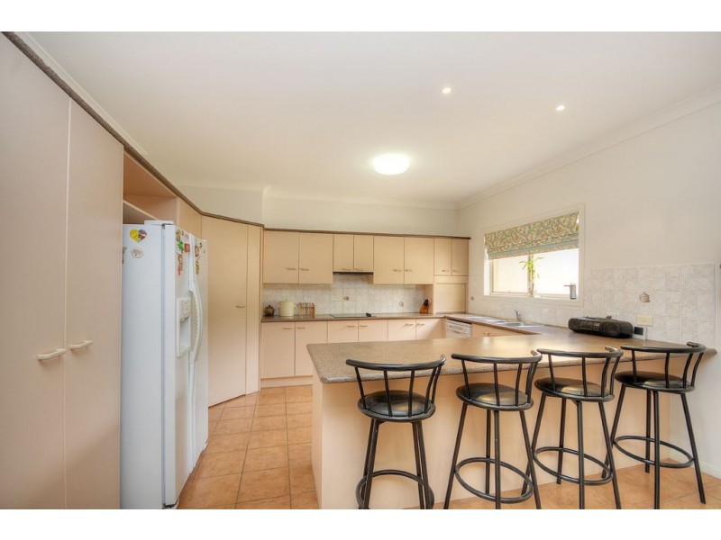 16 Waterwood Court, Arundel QLD 4214