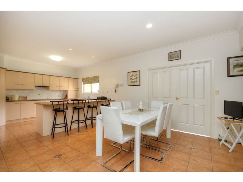 16 Waterwood Court, Arundel QLD 4214