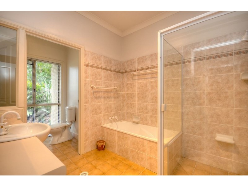 16 Waterwood Court, Arundel QLD 4214