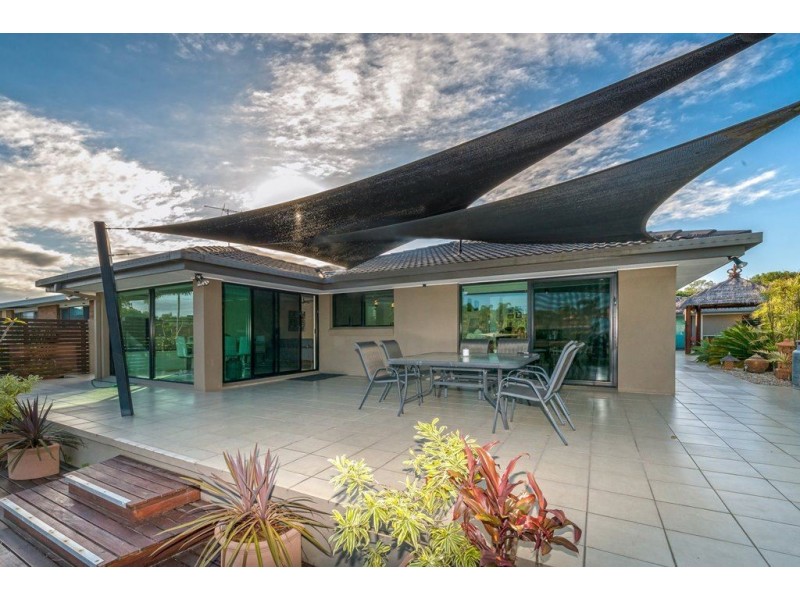 2 Plumosa Court, Mermaid Waters QLD 4218