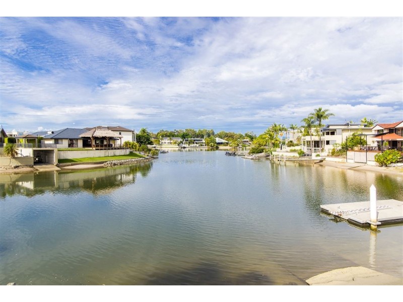 67 Campbell Street, Sorrento QLD 4217