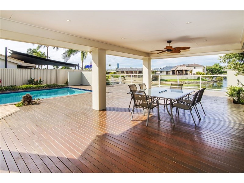 67 Campbell Street, Sorrento QLD 4217