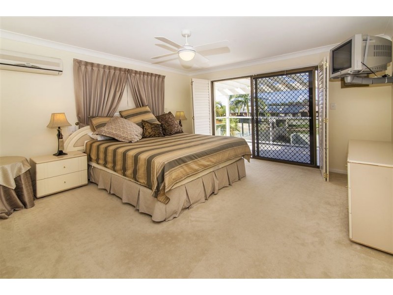 67 Campbell Street, Sorrento QLD 4217