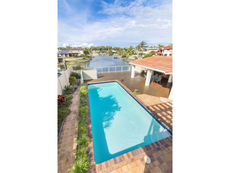 67 Campbell Street, Sorrento QLD 4217