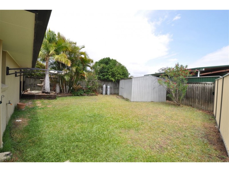 40 Lambros Drive, Benowa QLD 4217