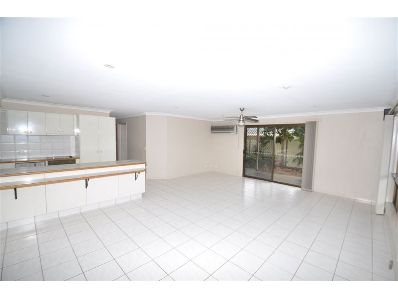 40 Lambros Drive, Benowa QLD 4217