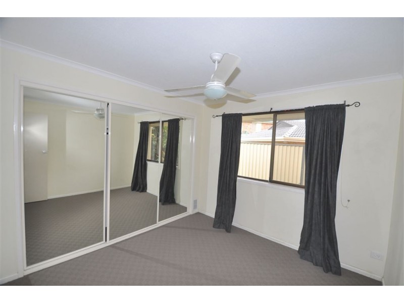 40 Lambros Drive, Benowa QLD 4217