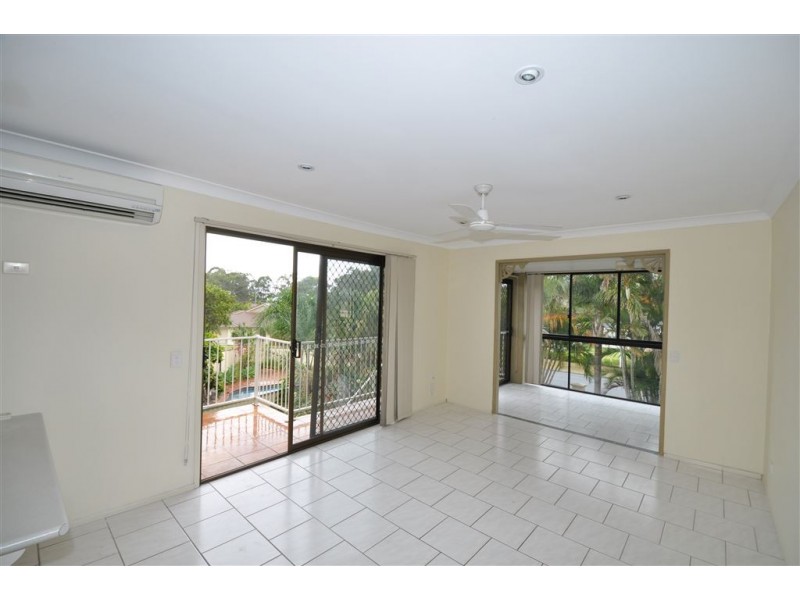 40 Lambros Drive, Benowa QLD 4217