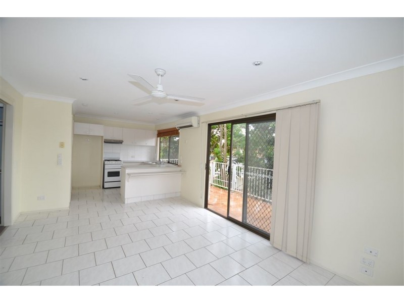 40 Lambros Drive, Benowa QLD 4217