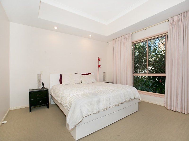 15 Tullamarine Drive, Robina QLD 4226