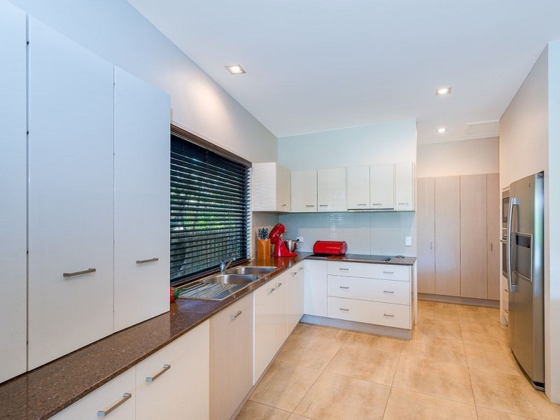 31 Avanti Street, Mermaid Waters QLD 4218