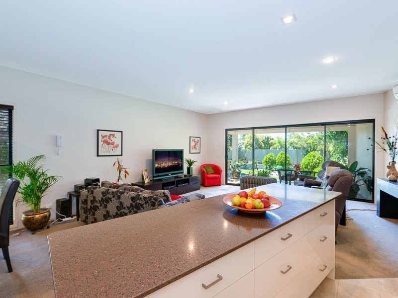 31 Avanti Street, Mermaid Waters QLD 4218