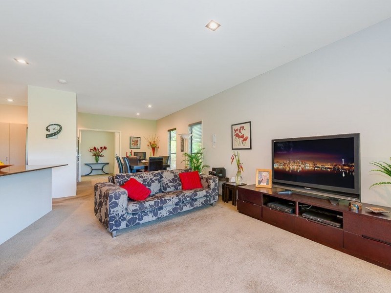 31 Avanti Street, Mermaid Waters QLD 4218