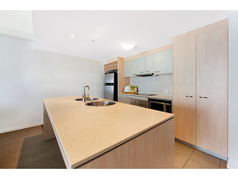 18 Fern Street, Surfers Paradise QLD 4217