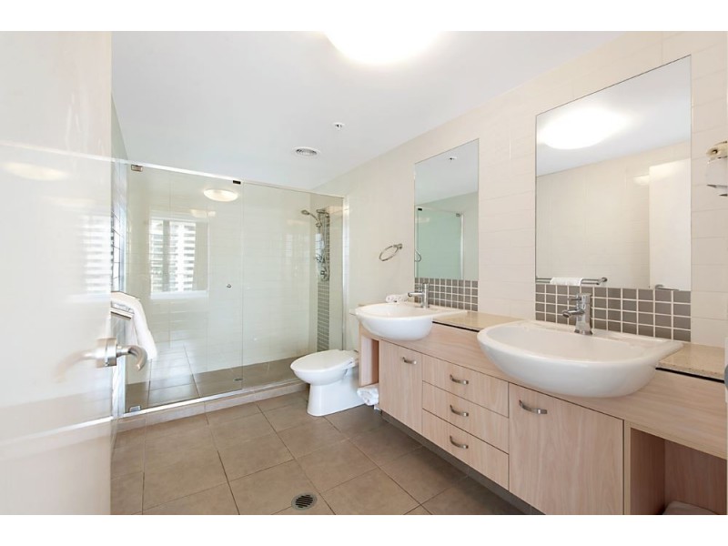 18 Fern Street, Surfers Paradise QLD 4217