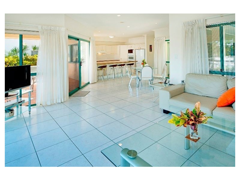 8 Torio Place, Runaway Bay QLD 4216