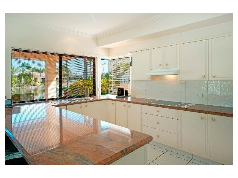 8 Torio Place, Runaway Bay QLD 4216