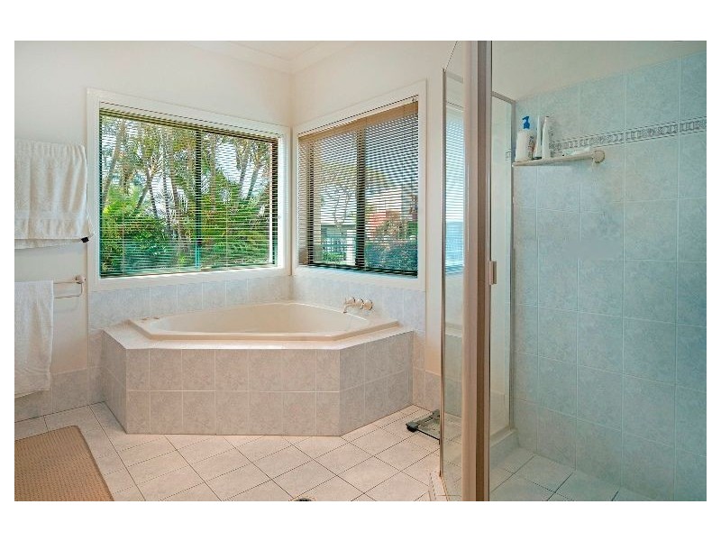 8 Torio Place, Runaway Bay QLD 4216