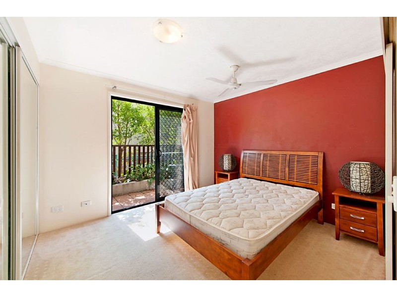 2/13 Johnston Street, Southport QLD 4215