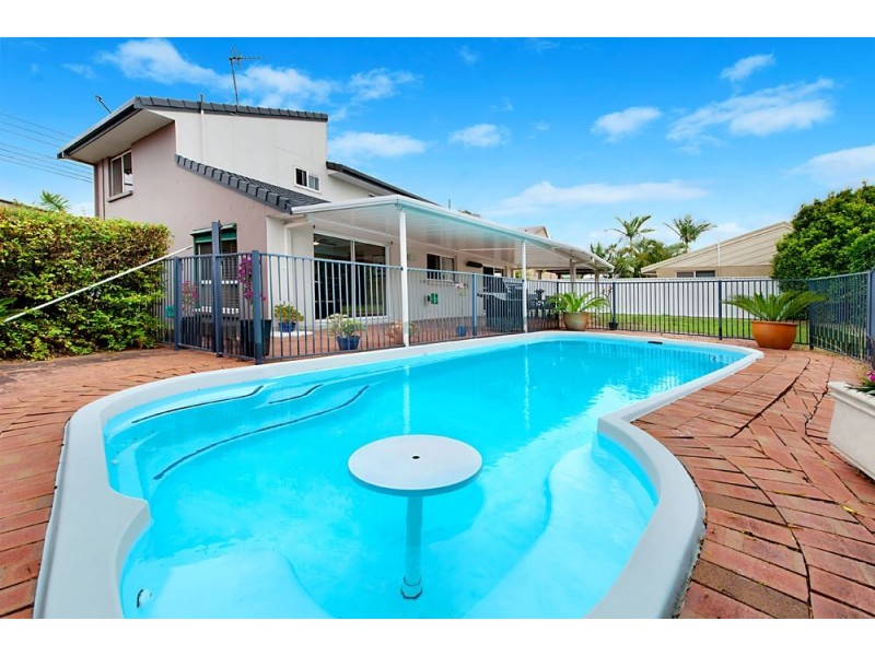 220 Bayview Street, Runaway Bay QLD 4216