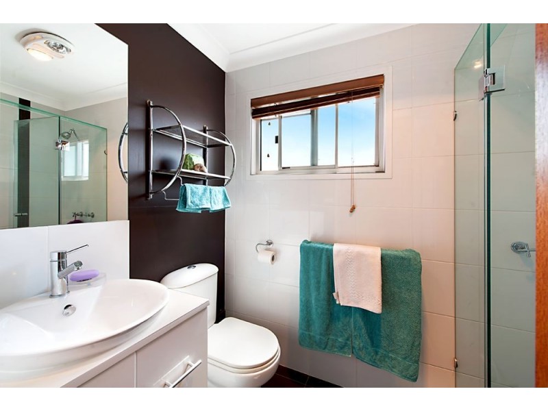 220 Bayview Street, Runaway Bay QLD 4216