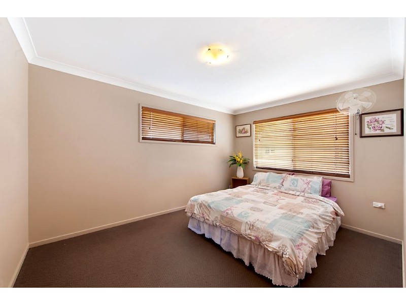 220 Bayview Street, Runaway Bay QLD 4216