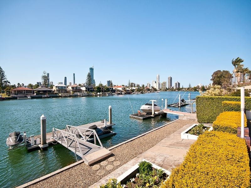 11 Cleland Crescent, Broadbeach Waters QLD 4218