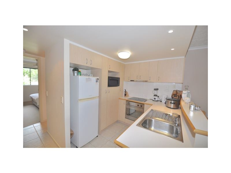 12/20-26 Illawong Street, Chevron Island QLD 4217