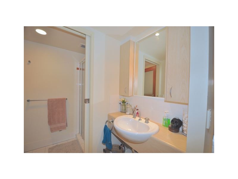 12/20-26 Illawong Street, Chevron Island QLD 4217