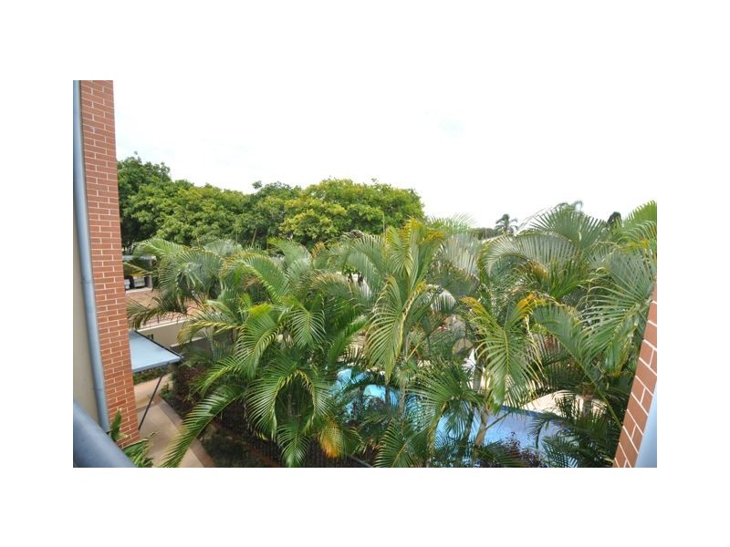 12/20-26 Illawong Street, Chevron Island QLD 4217