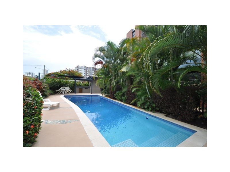 12/20-26 Illawong Street, Chevron Island QLD 4217