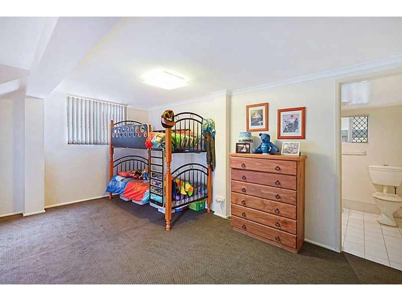 72 Jacaranda Avenue, Hollywell QLD 4216