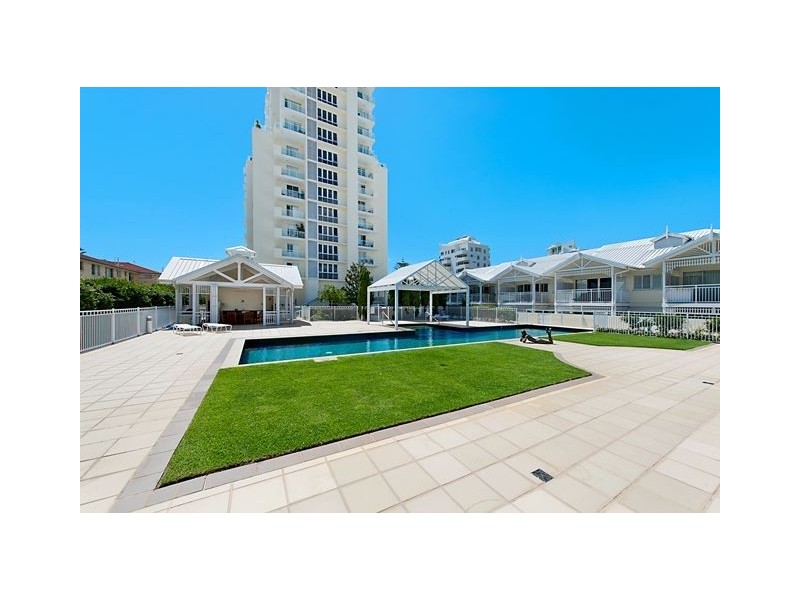 302/212 Marine Parade, Labrador QLD 4215