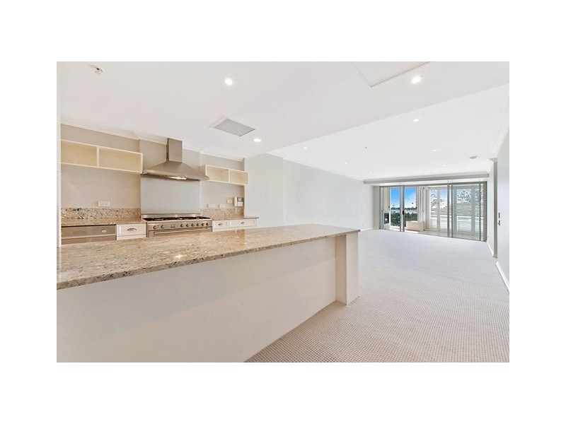 302/212 Marine Parade, Labrador QLD 4215