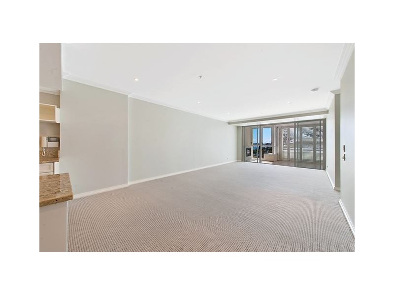 302/212 Marine Parade, Labrador QLD 4215