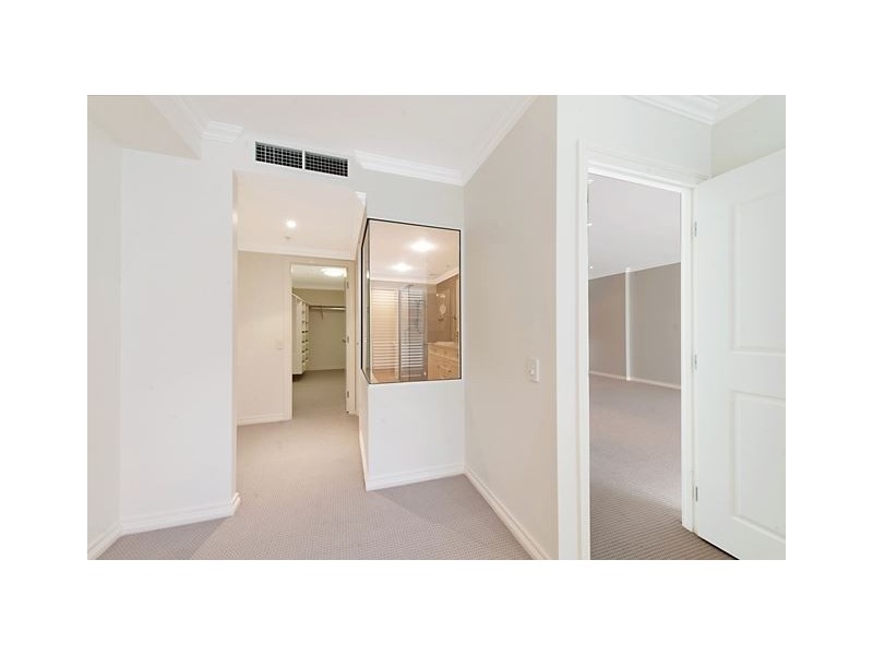 302/212 Marine Parade, Labrador QLD 4215