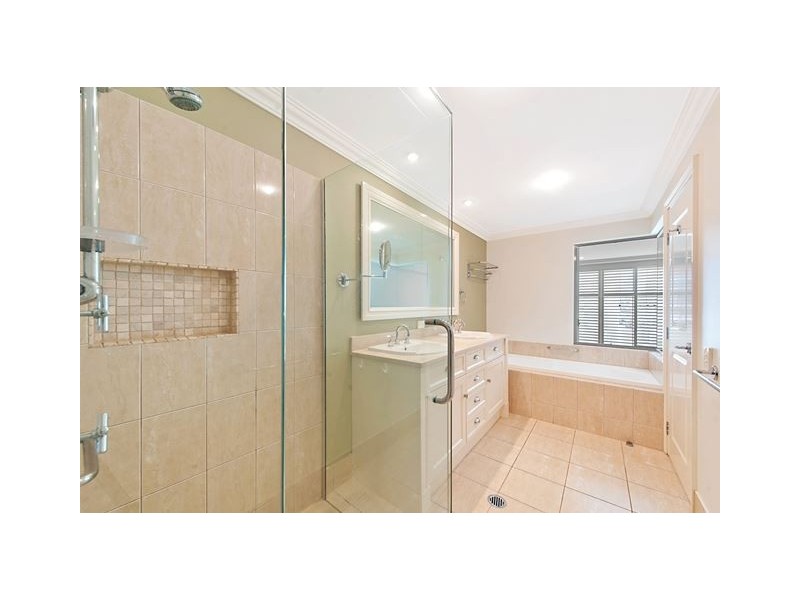302/212 Marine Parade, Labrador QLD 4215