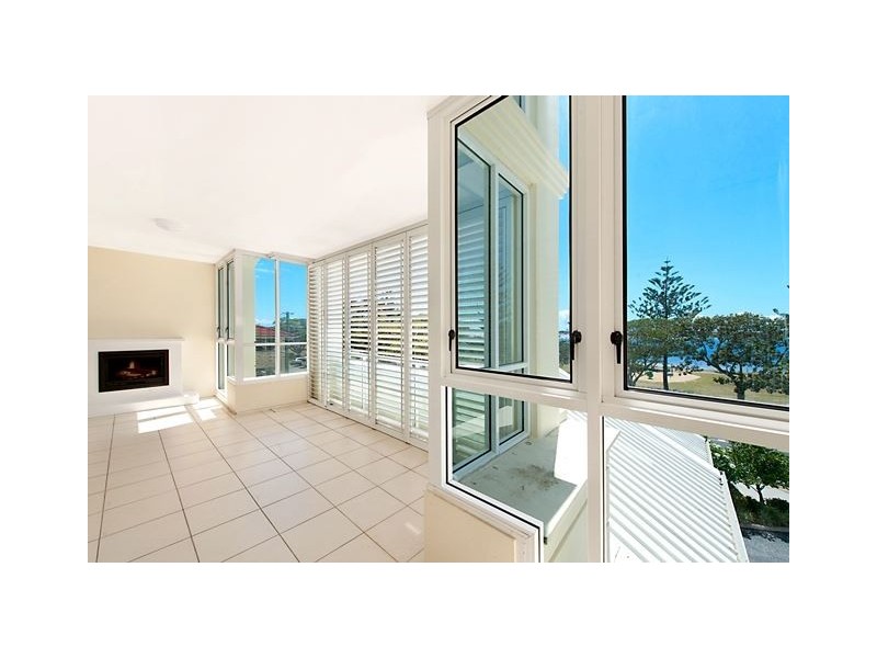 302/212 Marine Parade, Labrador QLD 4215