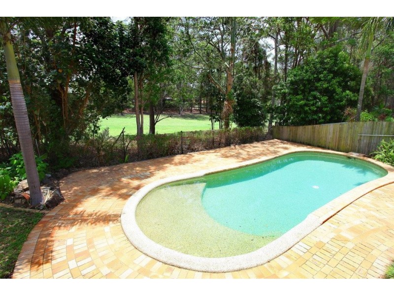 8 Chantilly Place, Robina QLD 4226