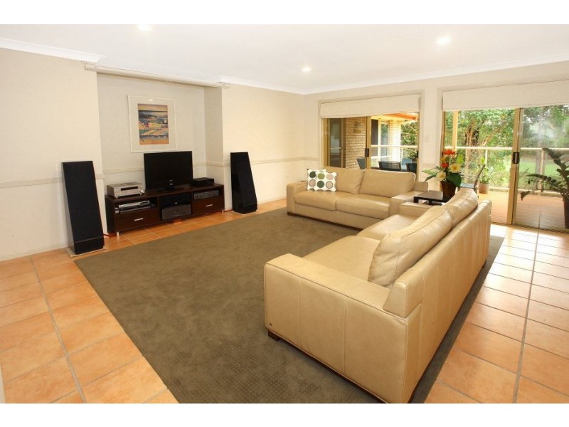 8 Chantilly Place, Robina QLD 4226