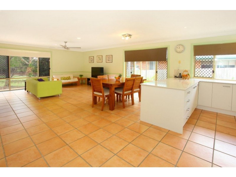 8 Chantilly Place, Robina QLD 4226