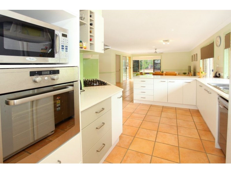 8 Chantilly Place, Robina QLD 4226