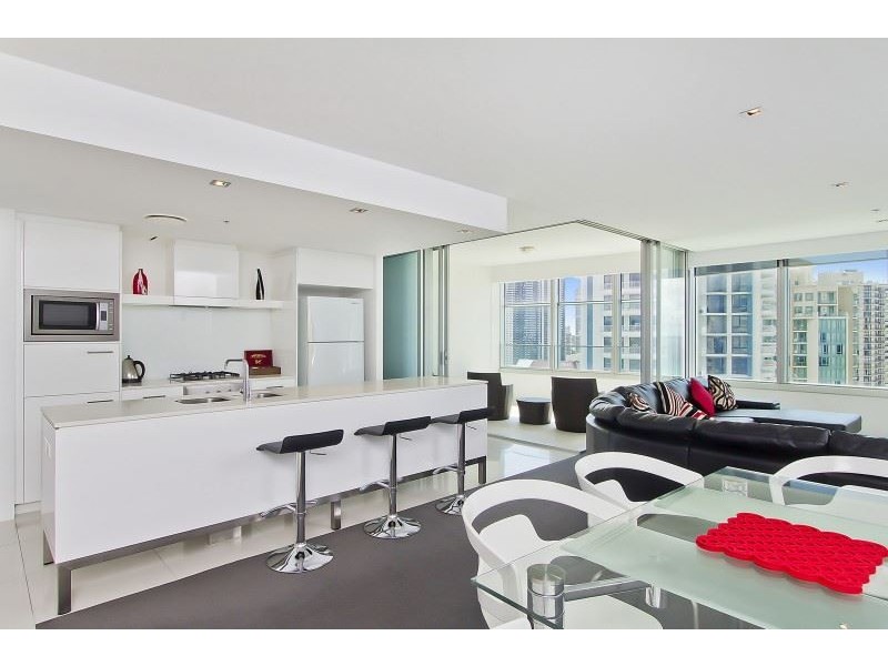 9 Hamilton Ave, Surfers Paradise QLD 4217