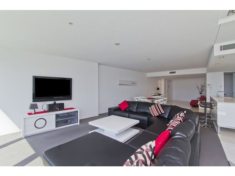 9 Hamilton Ave, Surfers Paradise QLD 4217