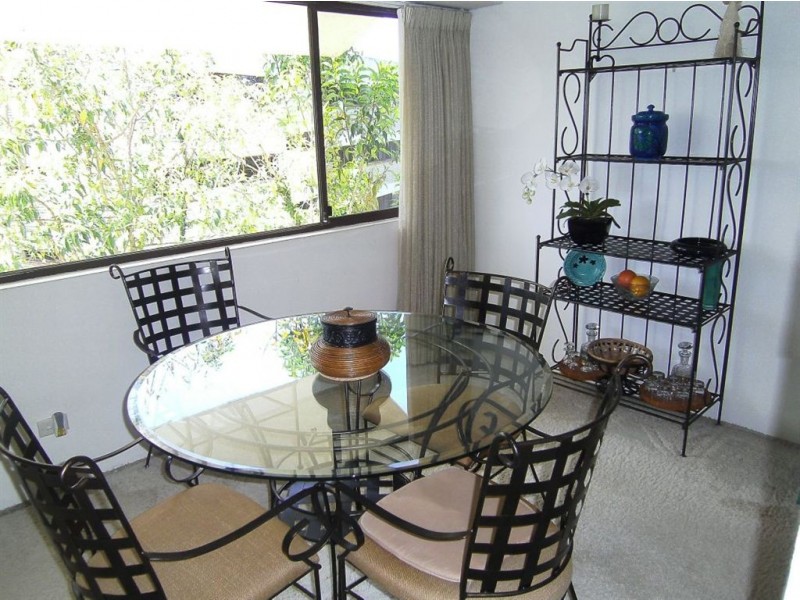 9/30 Holland Court, Broadbeach QLD 4218