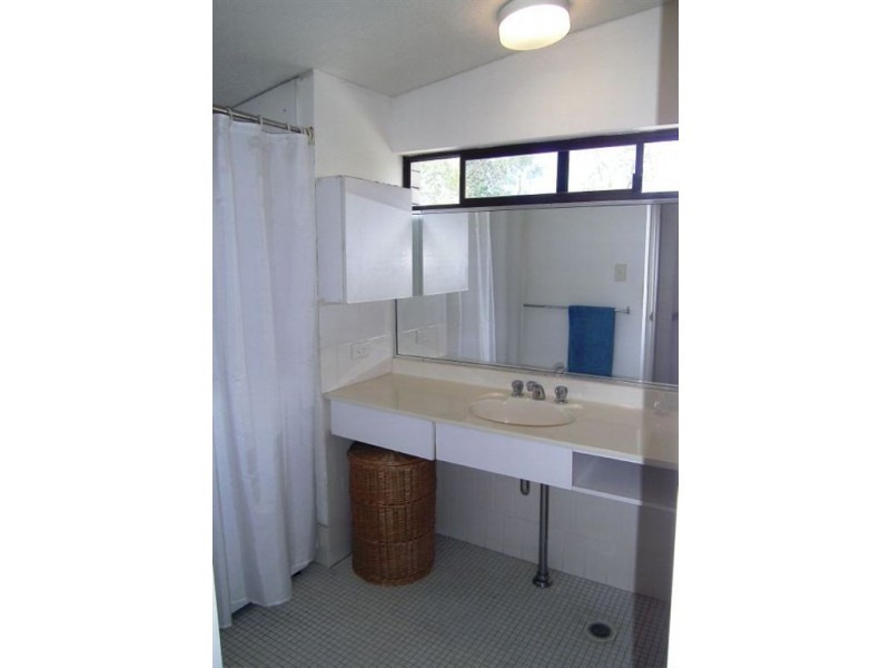 9/30 Holland Court, Broadbeach QLD 4218