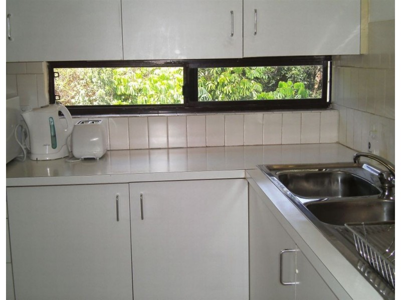 9/30 Holland Court, Broadbeach QLD 4218